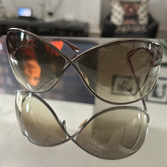 Authentic Tom Ford Sunglasses - Picture 2 of 8